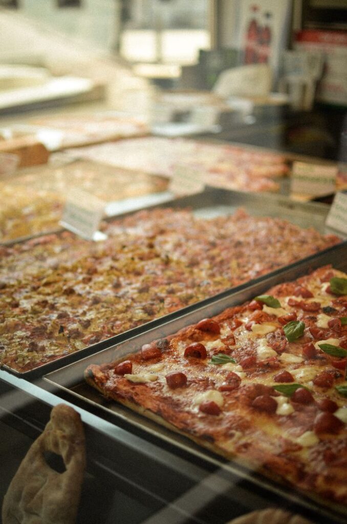Pizzeria con pizza in teglia a Andria
